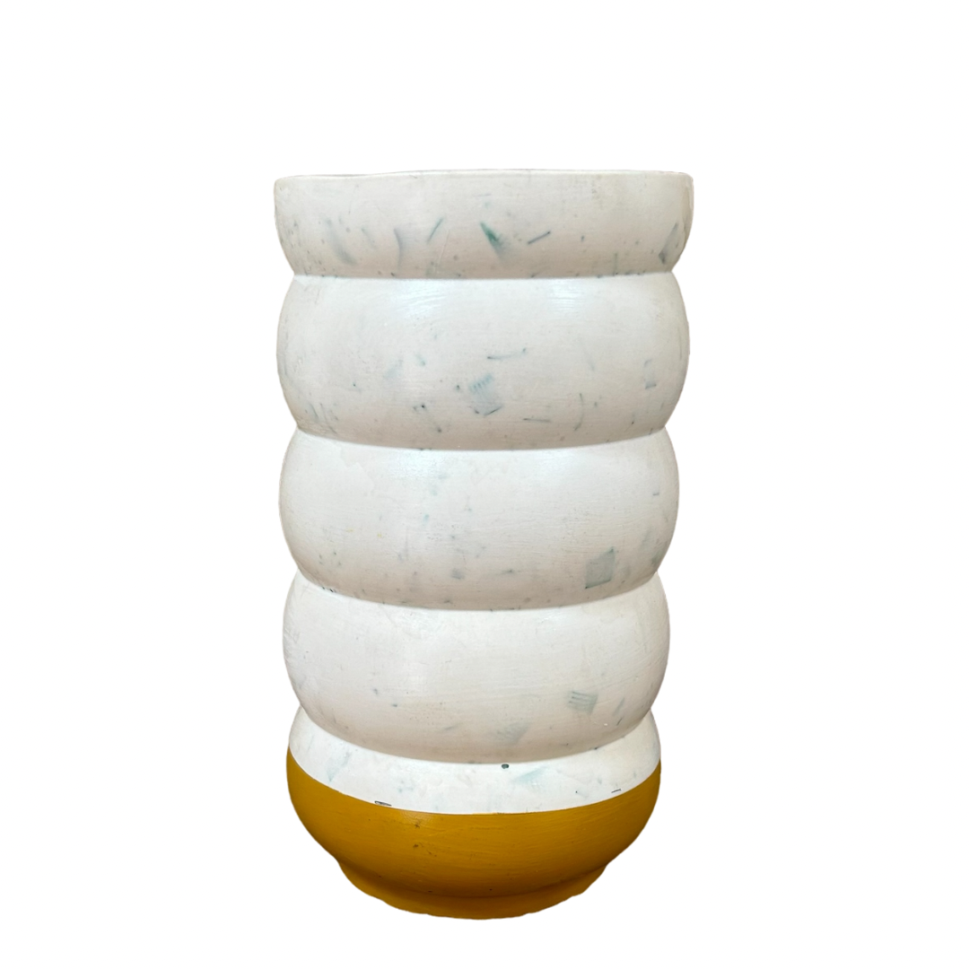 Vase en bouchons plastiques et éco-résine VERT OLIVE