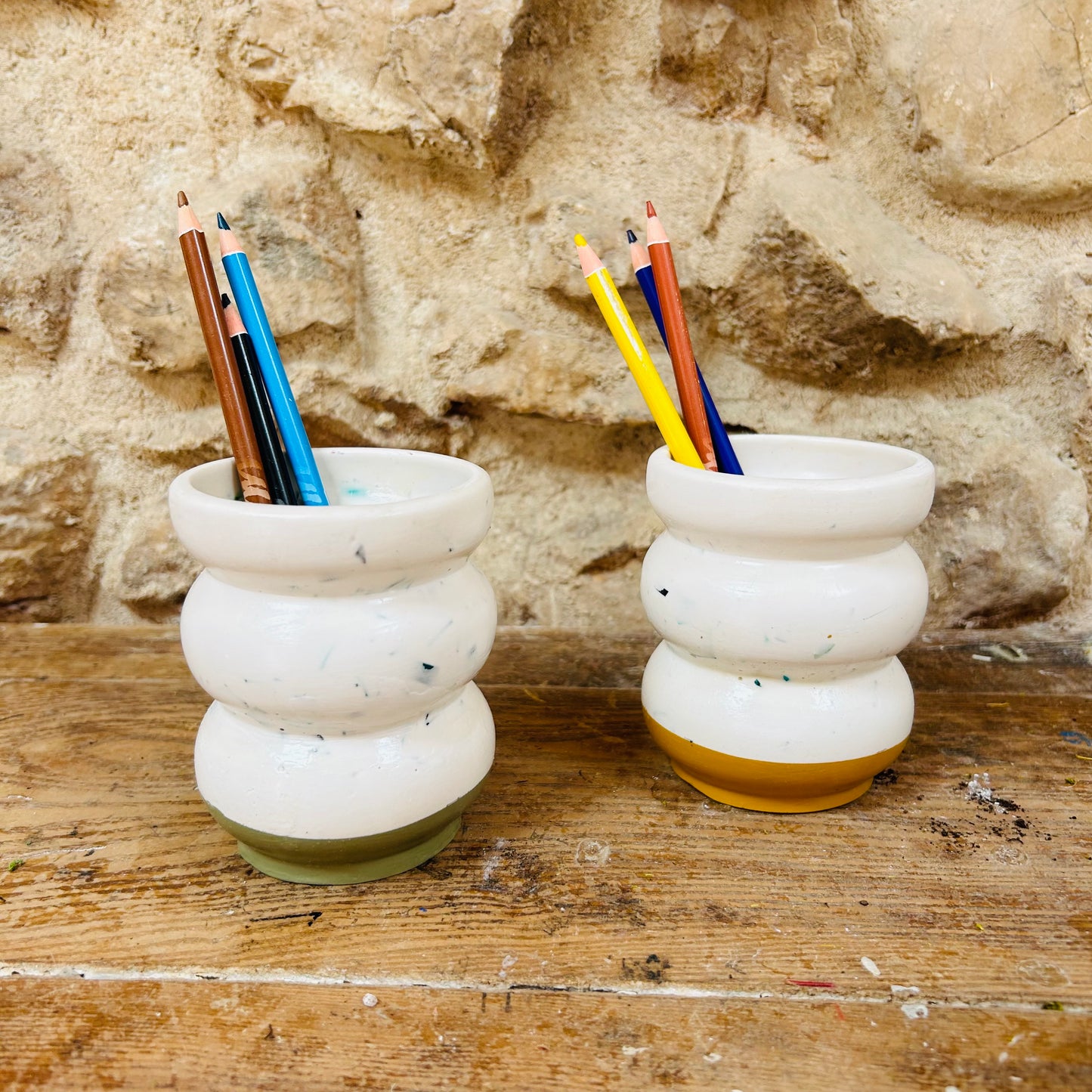 Grand Pot à Crayons en bouchons plastiques et éco-résine VERT OLIVE