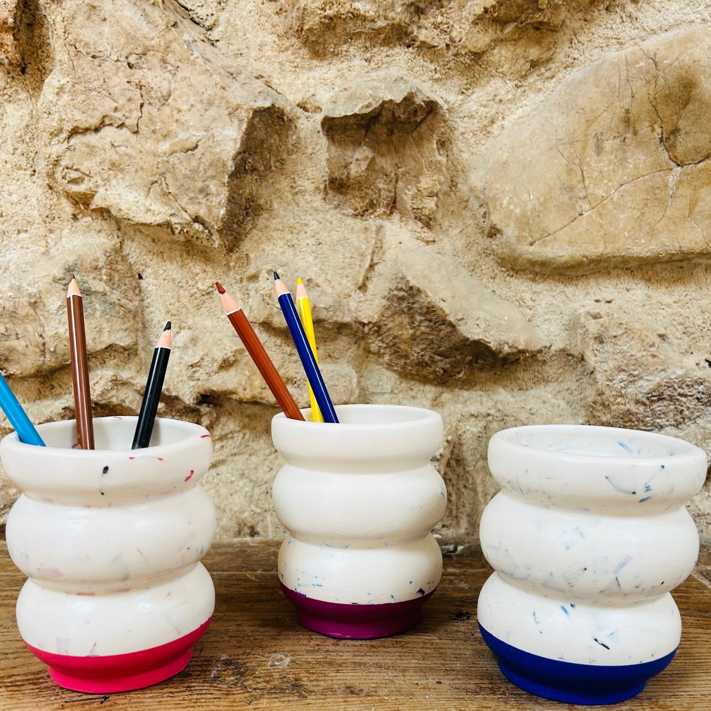 Grand Pot à Crayons en bouchons plastiques et éco-résine ROSE