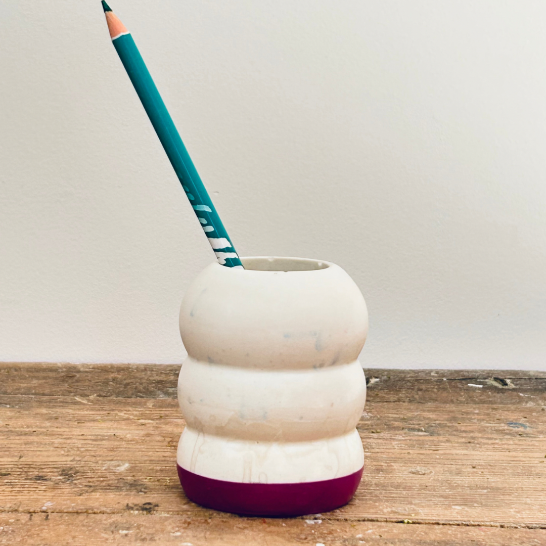 Petit Pot à crayons en bouchons plastiques et éco-résine ORANGE