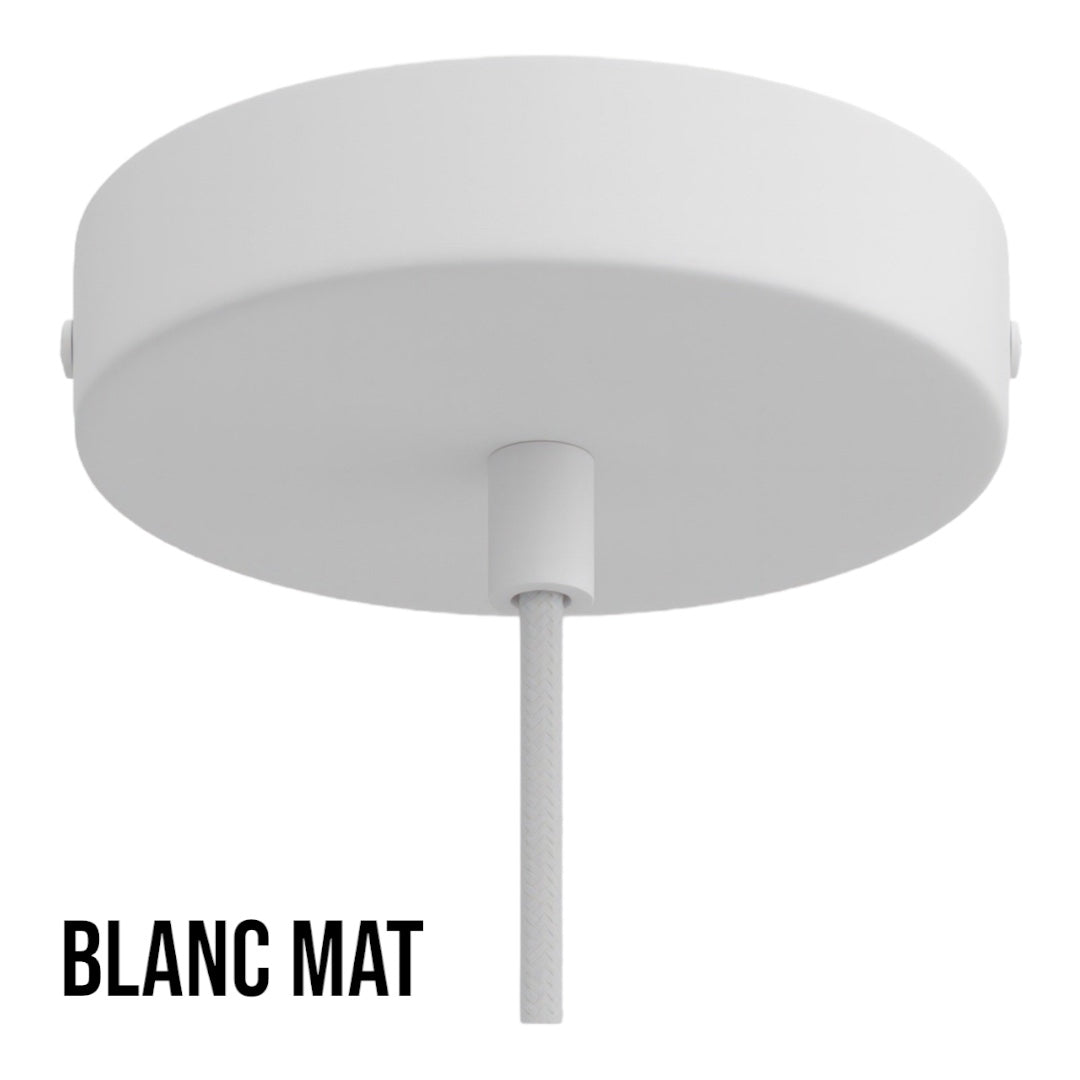 Accessoires pour les luminaires et lampes “pas dans la mer” "Pas dans la mer" une marque déposée de fabrication de luminaires eco-responsables, à partir de bouteilles plastiques recyclées. Fabrication à la main, en Provence pour une décoration durable. Ces créations de lampes sont faites sur mesure et trouvent l’inspiration dans l’environnement et la nature. Démarches: Upcycling / Slowdesign / Recyclage / Fleurs / Environnement /Lumière