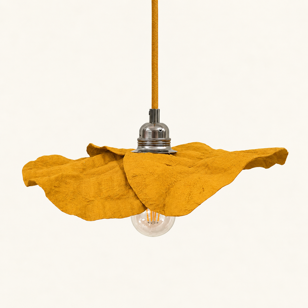 Suspension TULIPE Jaune Ocre, luminaire artisanal écoresponsable fait main en Provence