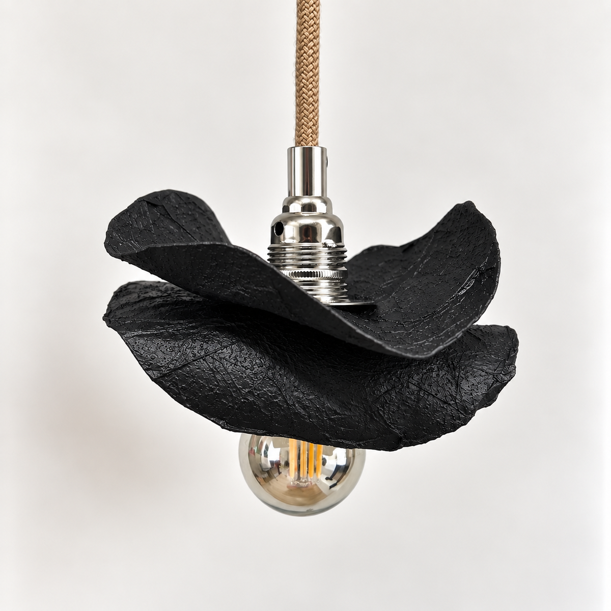 Baladeuse BALADE noire en bouteilles plastiques recyclées – fabrication artisanale en Provence pour une décoration durable