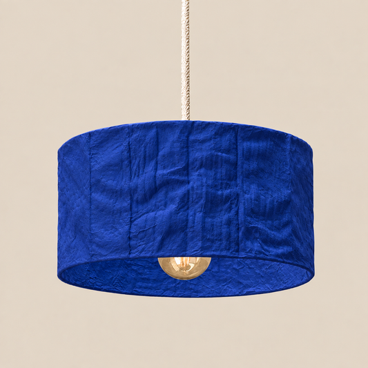 Abat-jour suspension Cylindre Bleu Outremer / Klein plastique recyclé, luminaire artisanal fait main en Provence