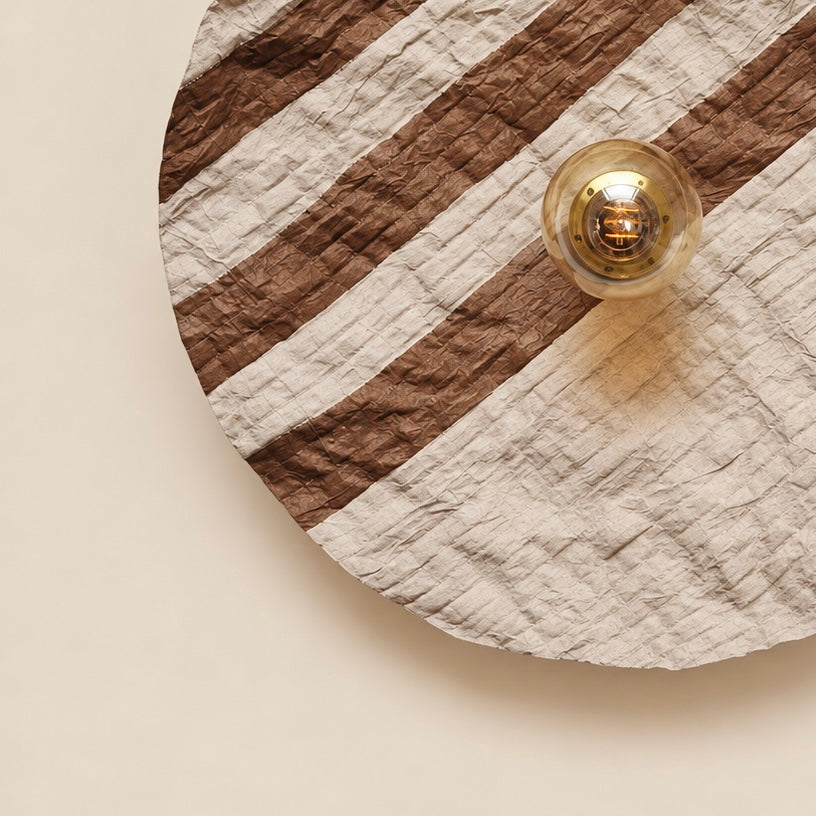 Détail de l'applique écologique et écoresponsable Petunia lin et marron chocolat. Fabrication artisanale