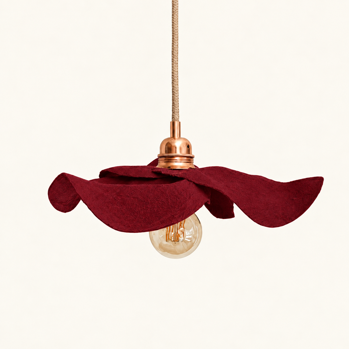 Suspension TULIPE Rouge Bordeaux, luminaire artisanal écoresponsable fait main en Provence