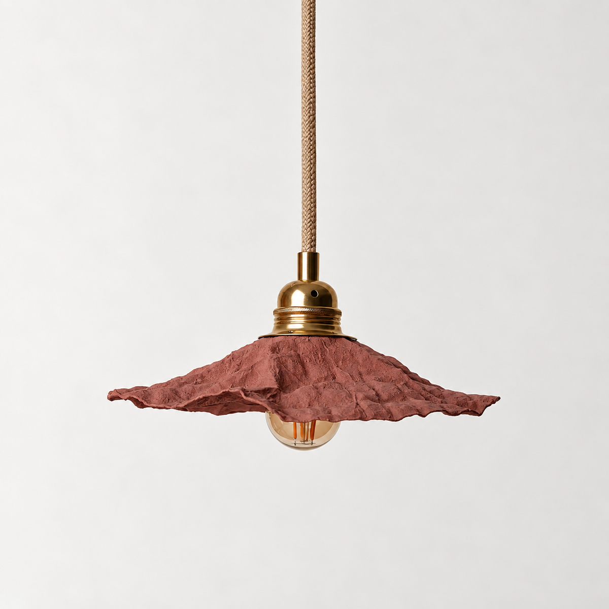 Abat-jour suspension Clochette Rose Terre Brûlée en plastique recyclé, luminaire artisanal fait main en Provence