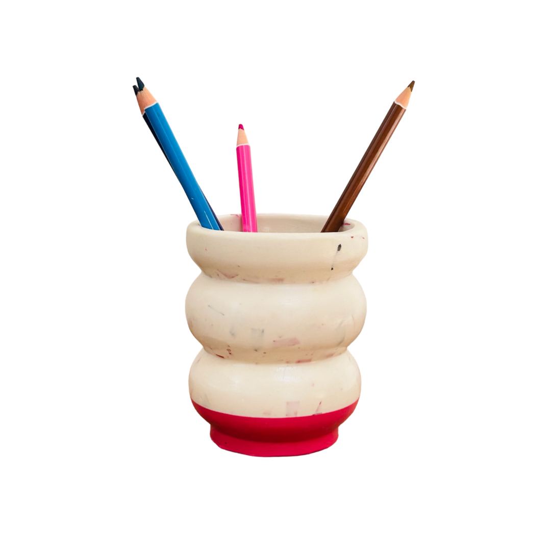 Grand Pot à Crayons en bouchons plastiques et éco-résine ROSE