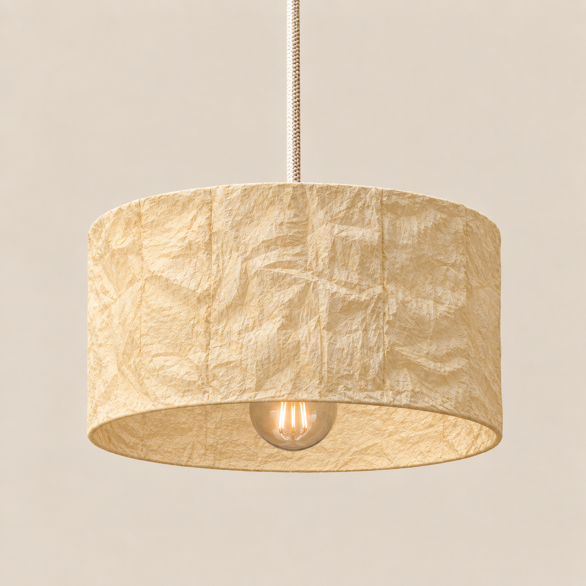 Abat-jour suspension Cylindre Jaune Paille en plastique recyclé, luminaire artisanal fait main en Provence