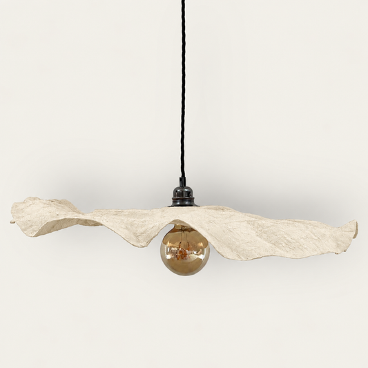Luminaire Pétale Blanc  crème , fabrication artisanale et  écologique pour une décoration soignée