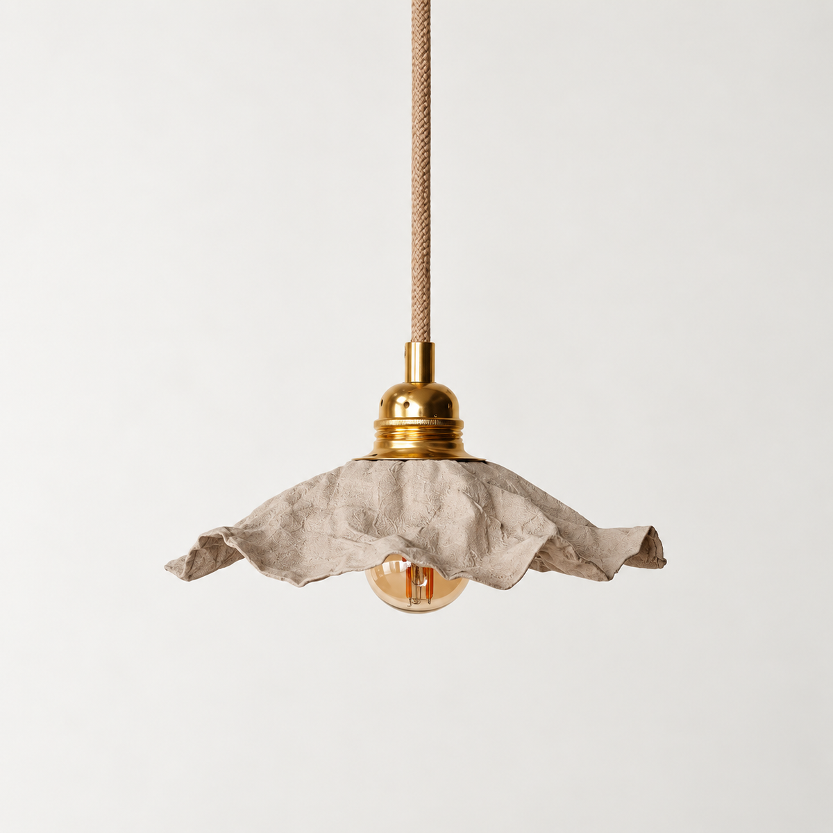 Abat-jour suspension Clochette Beige Lin en plastique recyclé, luminaire artisanal fait main en Provence