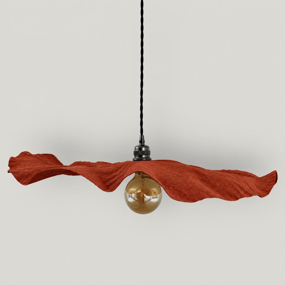Luminaire Pétale orange terracotta , fabrication artisanale et  écologique pour une décoration soignée