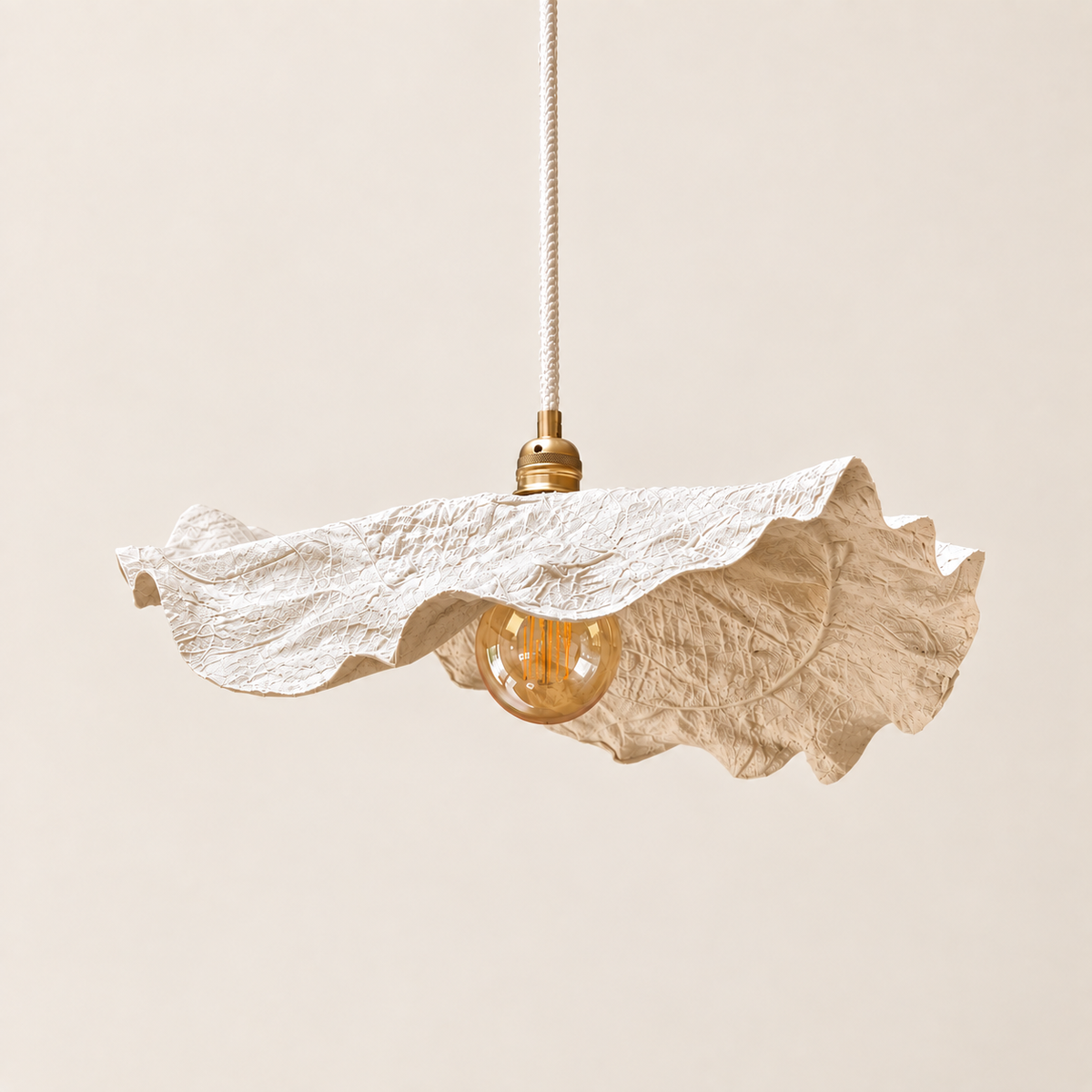 Suspension Design Feuillantine Lin en plastique recyclé