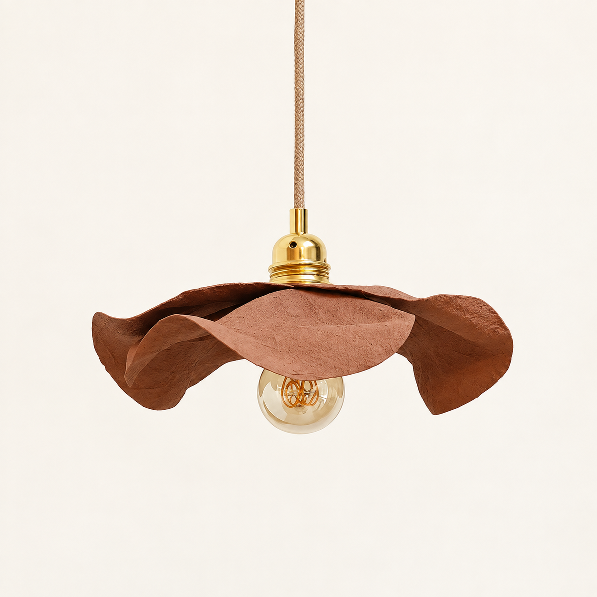 Suspension TULIPE Marron Mocha Mousse, luminaire artisanal écoresponsable fait main en Provence
