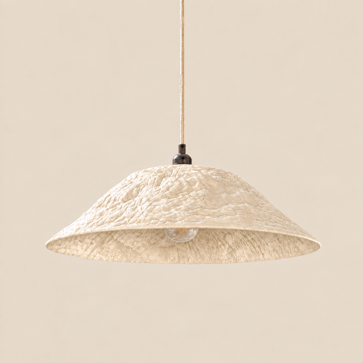 Abat-jour suspension Ombrelle Blanc Crème en plastique recyclé, luminaire artisanal fait main en Provence